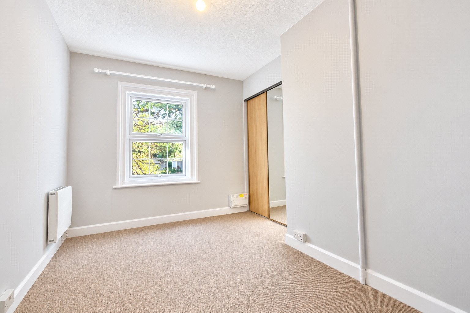 Flat Silwood Road in Sunningdale