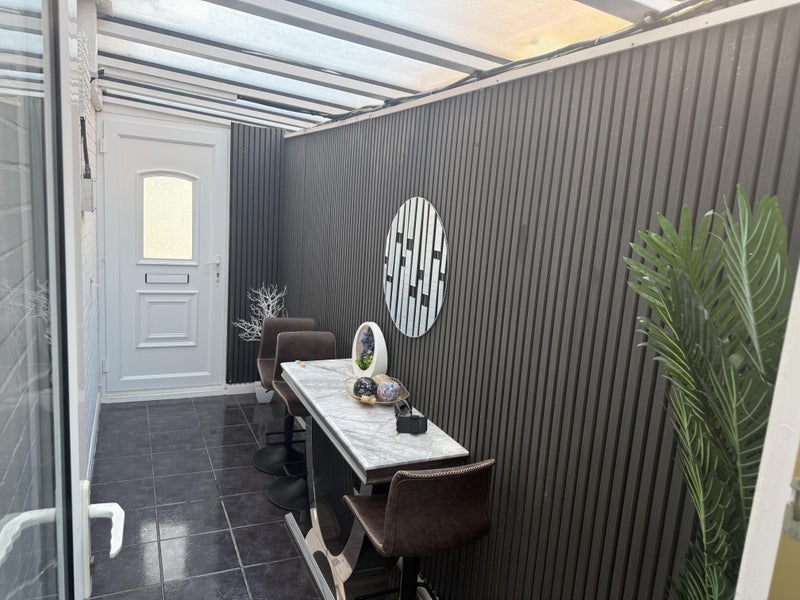 Flat Petten Grove in Greater London
