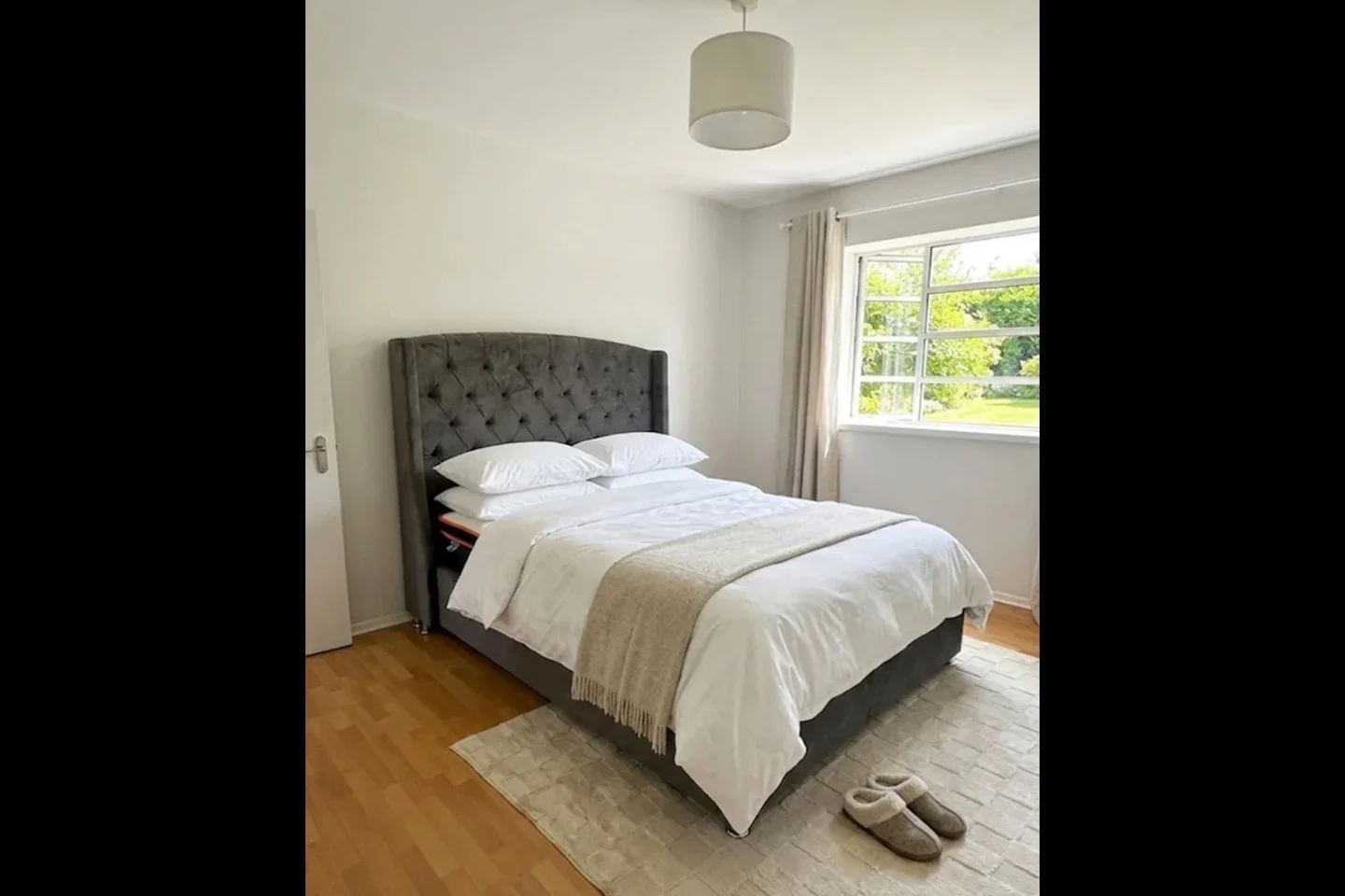 Room Poynders Road in Greater London