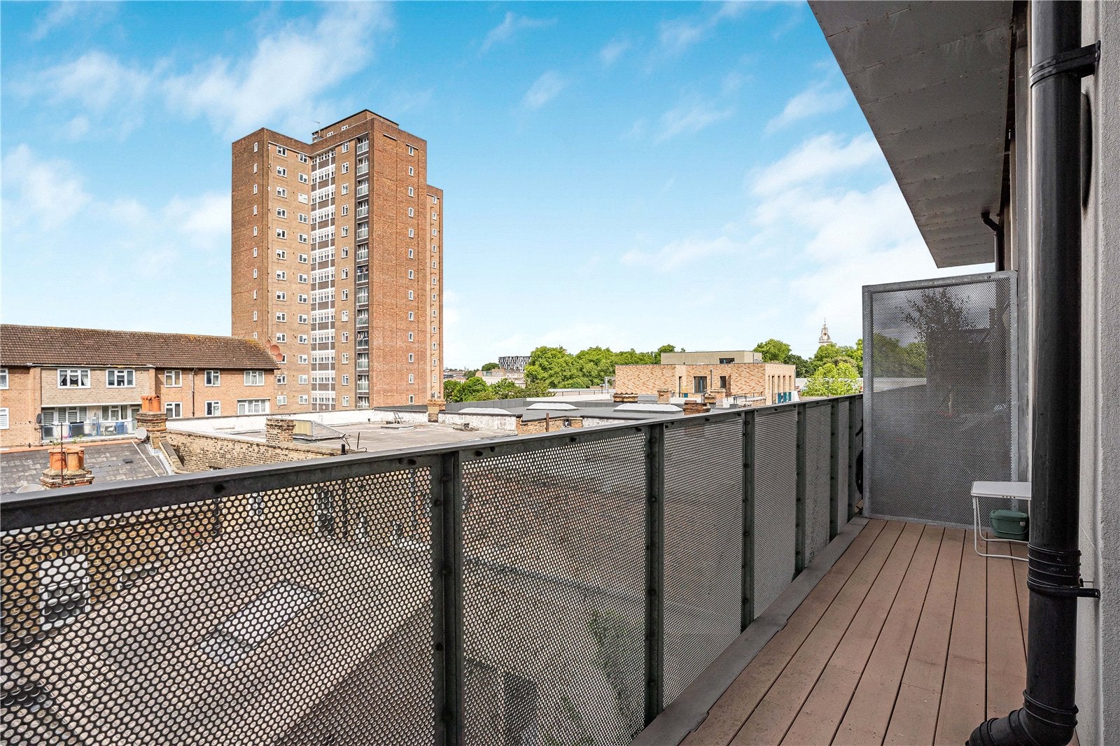 Flat Chatham Place in Greater London