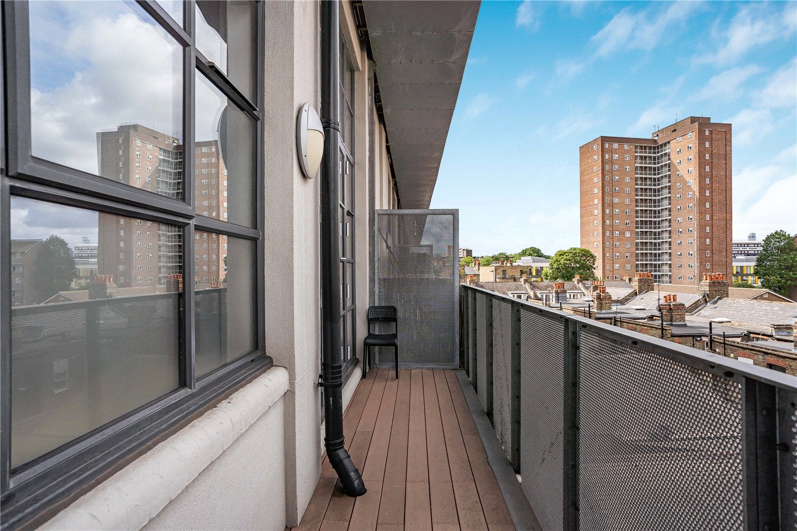 Flat Chatham Place in Greater London