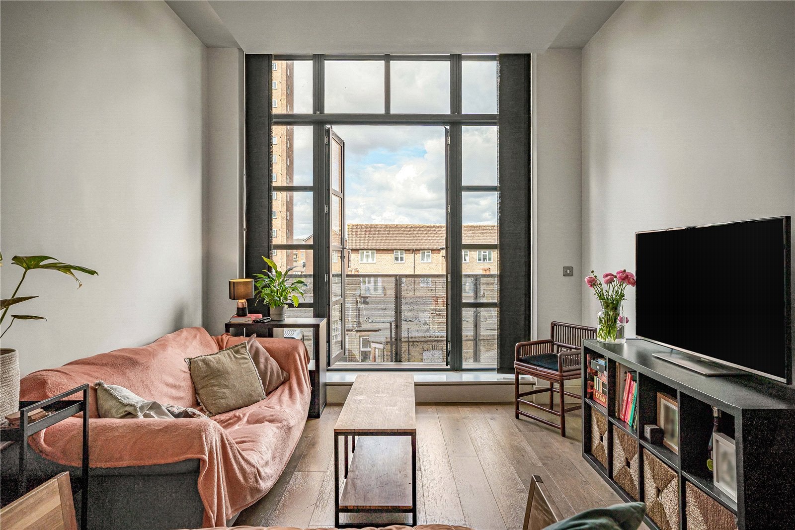 Flat Chatham Place in Greater London
