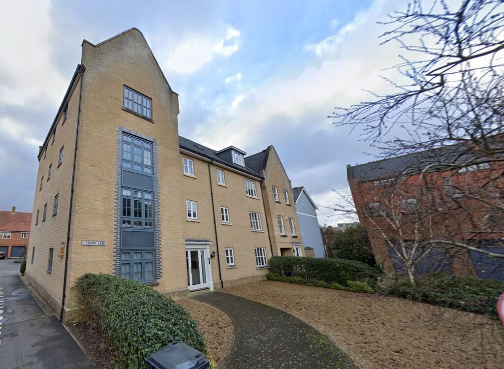 Flat Unicorn Yard in Norwich