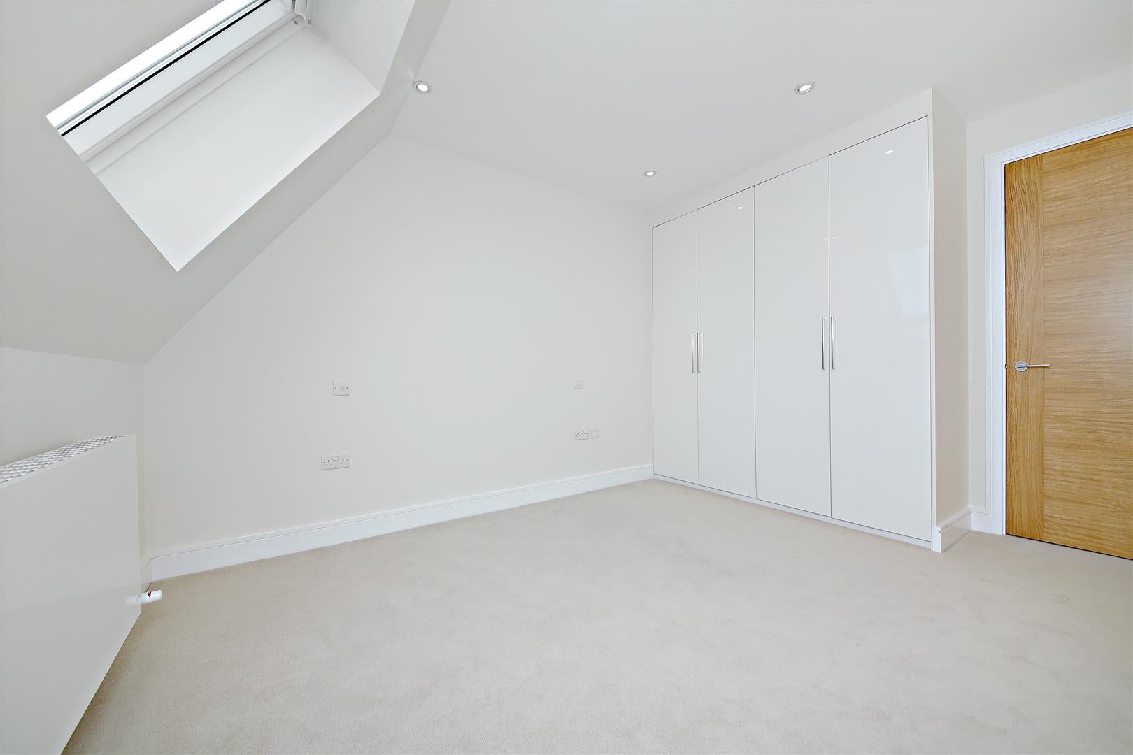 Flat Beechcroft Avenue in Greater London