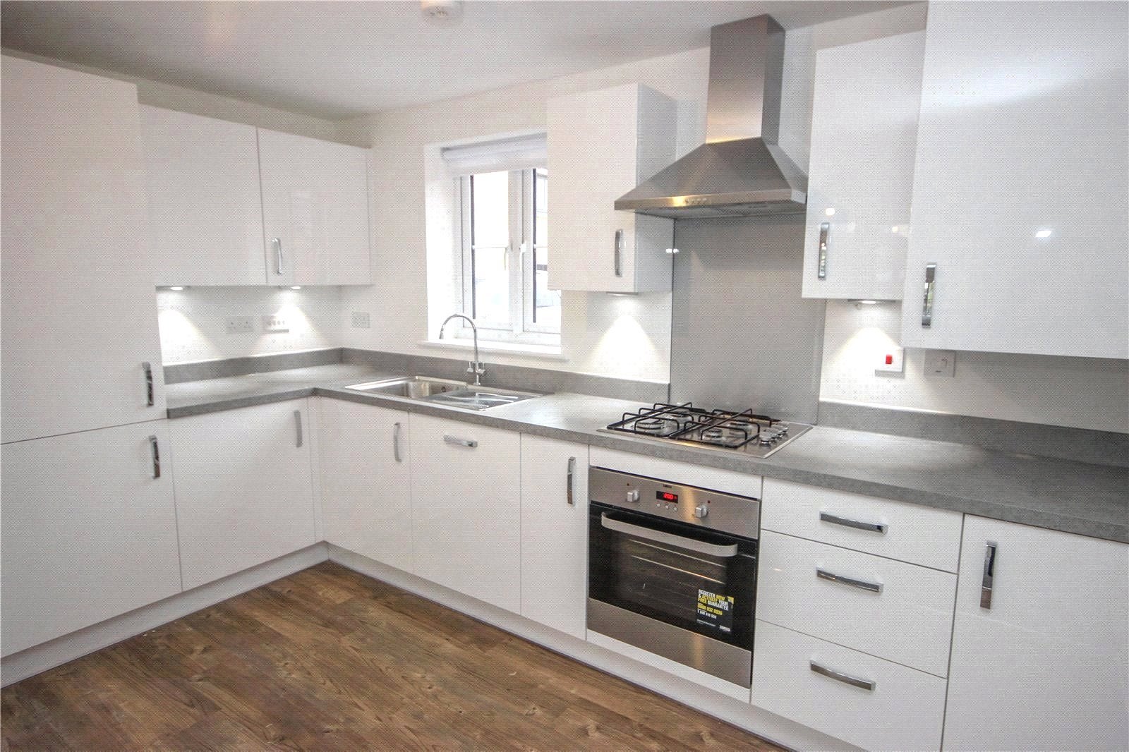 Flat Mansell Road in Bristol