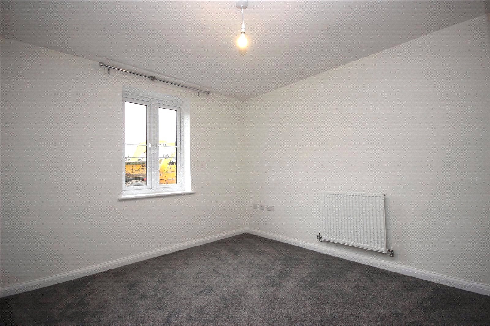 Flat Mansell Road in Bristol