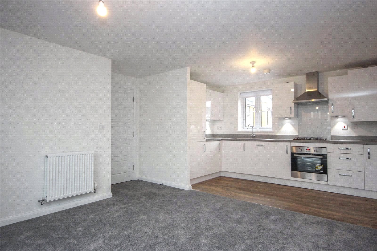 Flat Mansell Road in Bristol