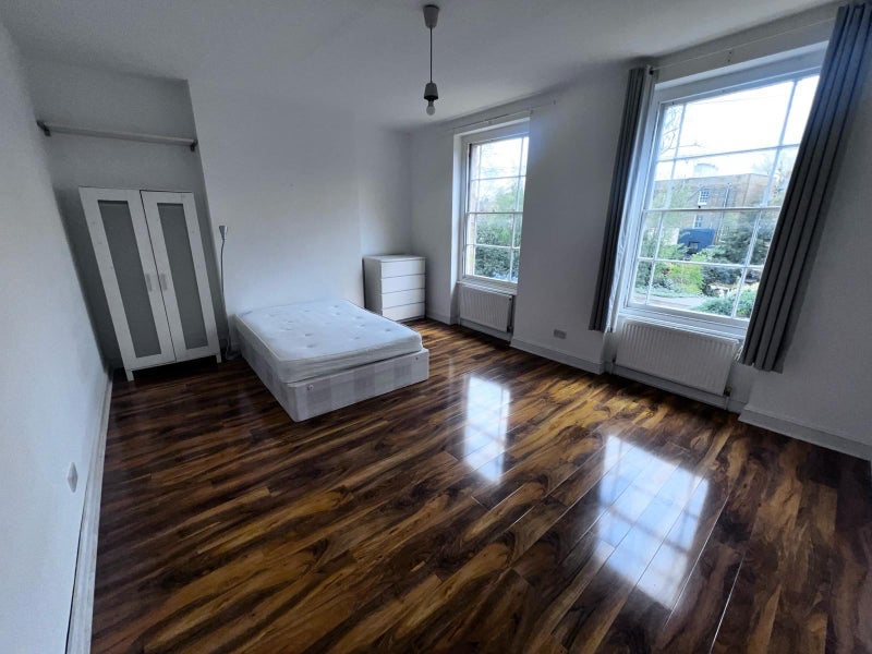 Room John Ruskin Street in Greater London