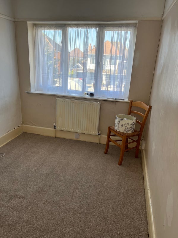 Room Seafield Road in Bournemouth