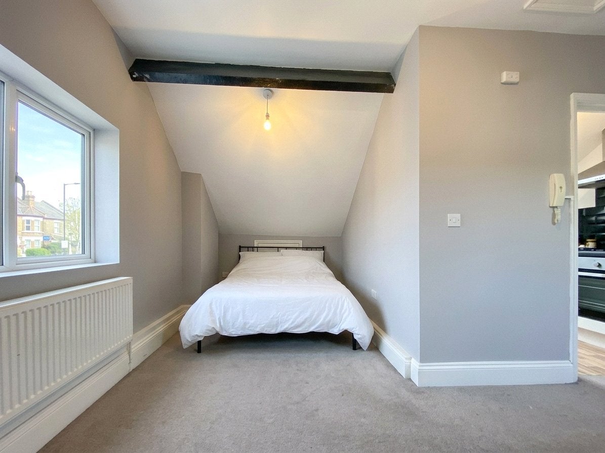 Flat Hotwell Road in Bristol