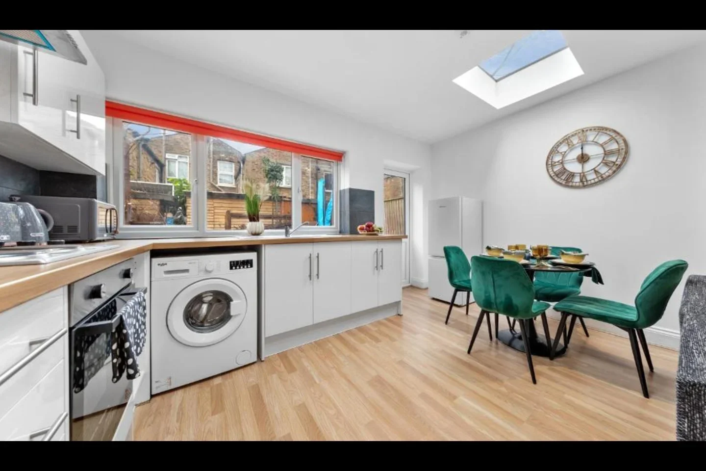 Flat Furley Road in Greater London