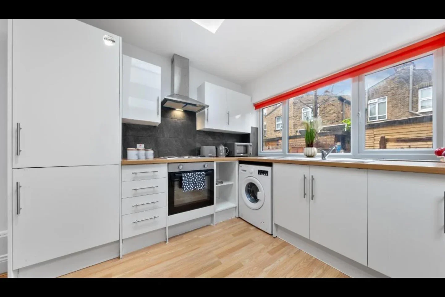 Flat Furley Road in Greater London