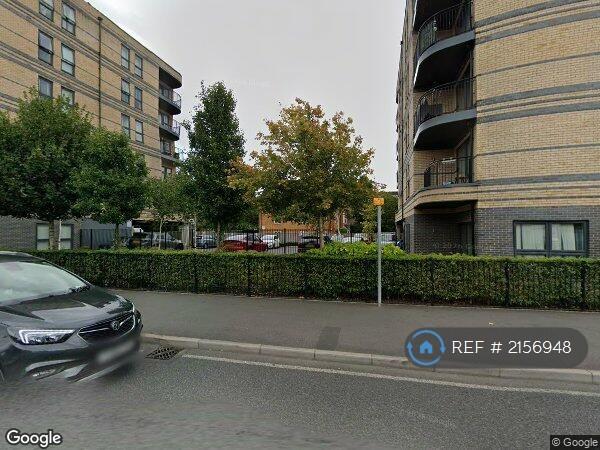 Flat Windsor Road in Slough