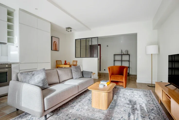 Flat Rue Pierre Leroux in Paris