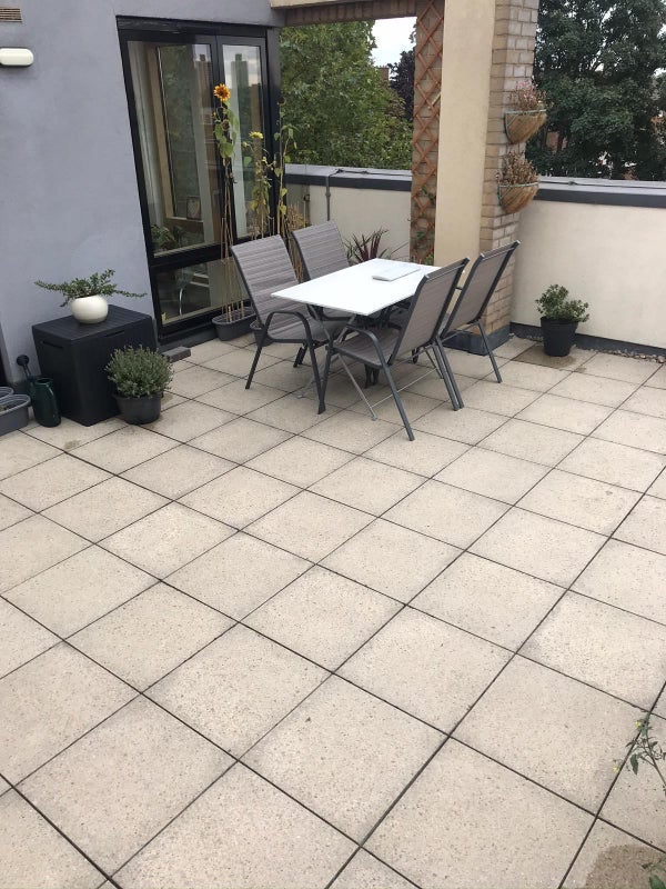 Room Romford Road in Greater London