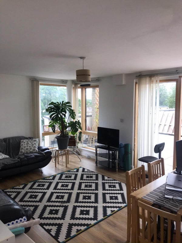 Room Romford Road in Greater London