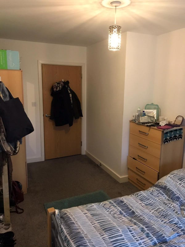 Room Romford Road in Greater London
