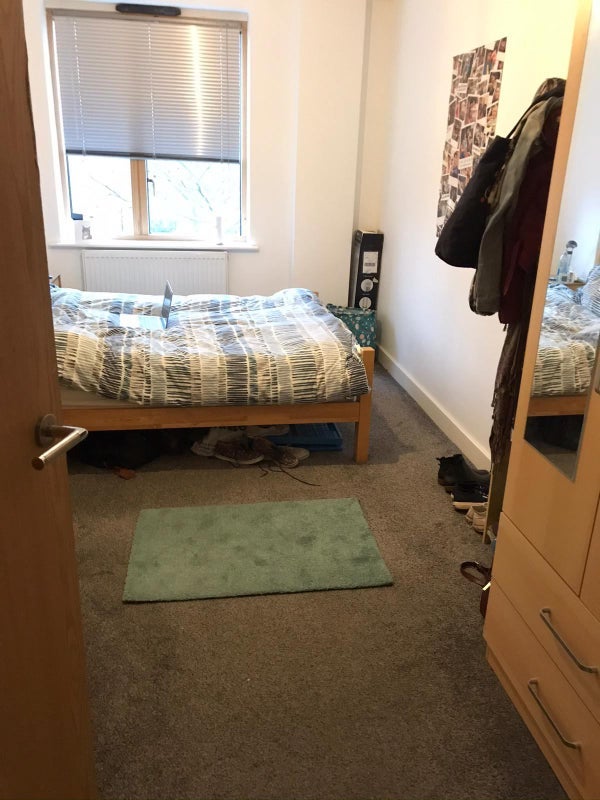 Room Romford Road in Greater London