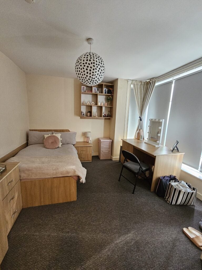 Flat Winston Gardens in Leeds