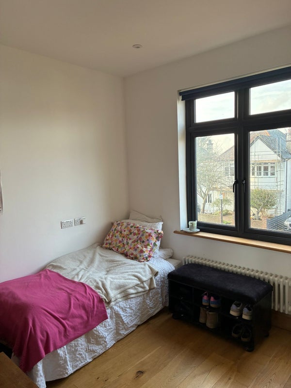 Room Abbotswood Road in Greater London