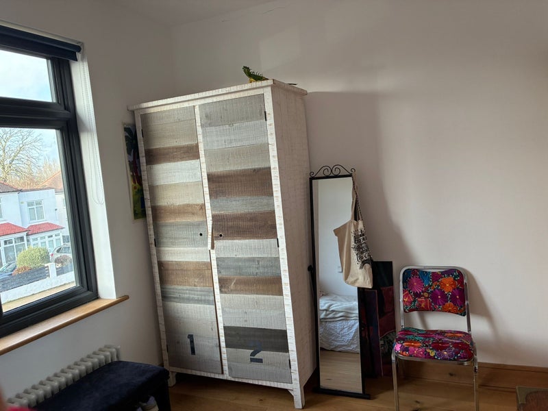Room Abbotswood Road in Greater London