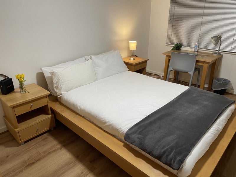Room Plough Way in Greater London