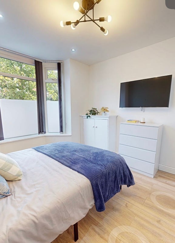 Room Haydn Avenue in Manchester