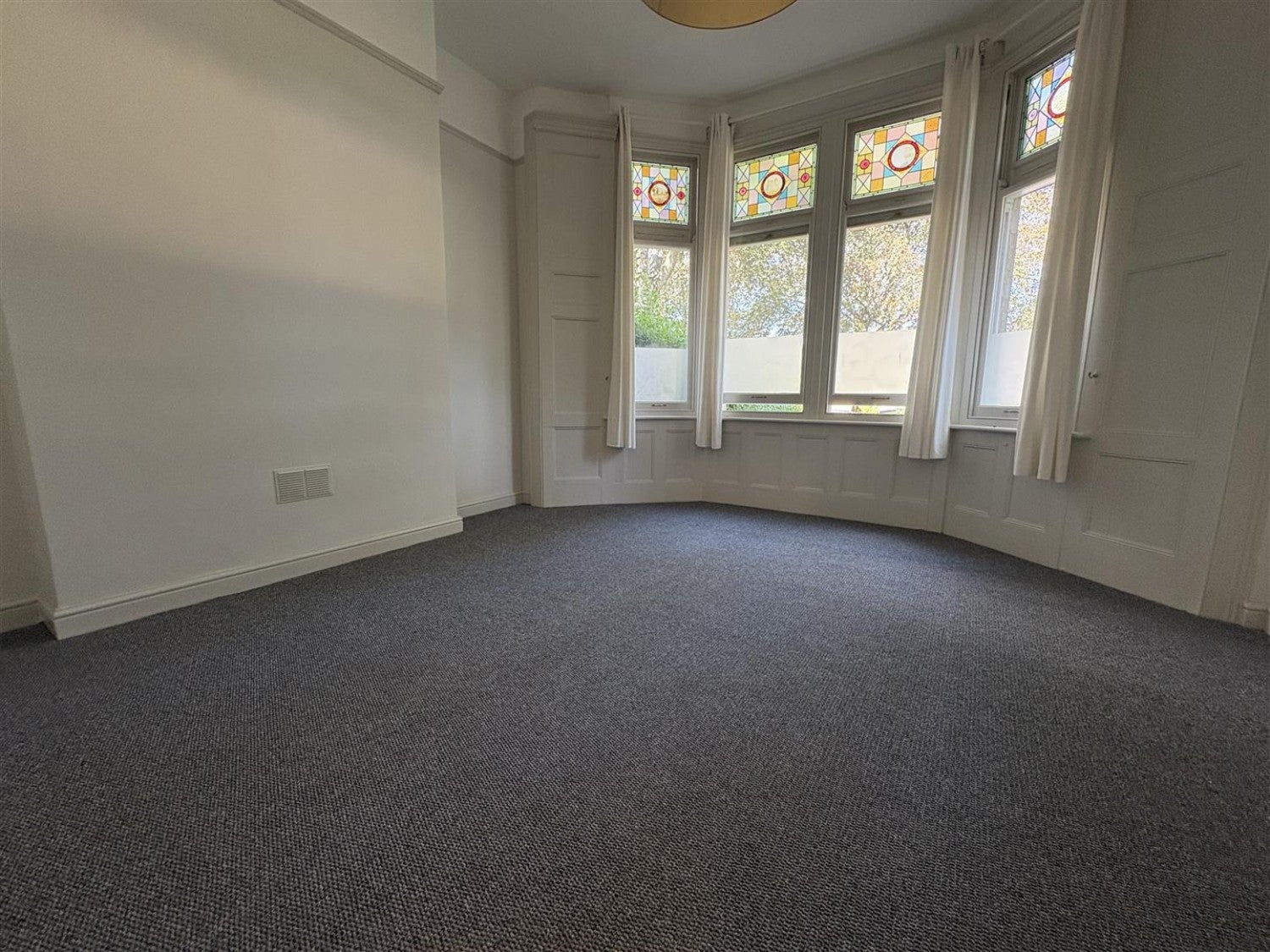 Flat Ninian Road in Cardiff
