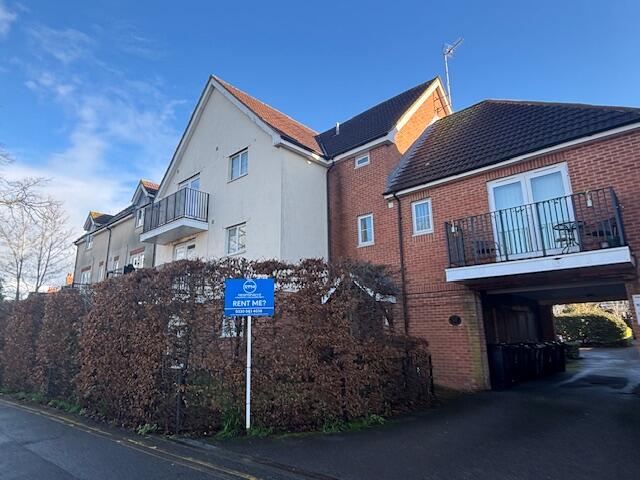 Flat The Moorings in Swindon