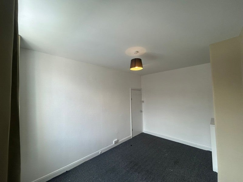 House Longroyd Grove in Leeds