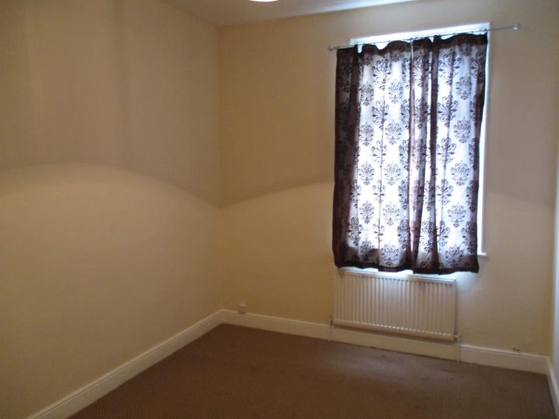 House Longroyd Grove in Leeds