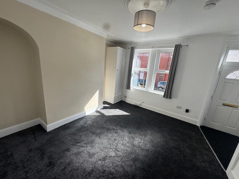 House Longroyd Grove in Leeds