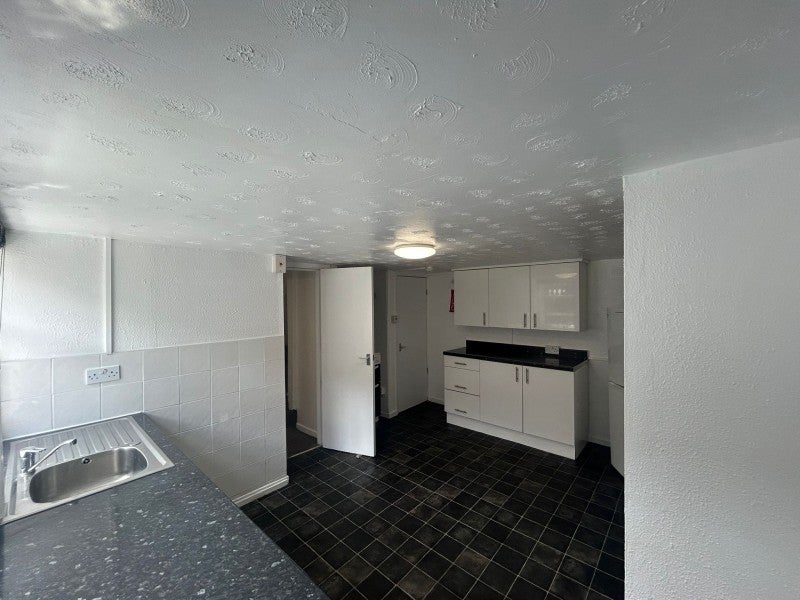 House Longroyd Grove in Leeds