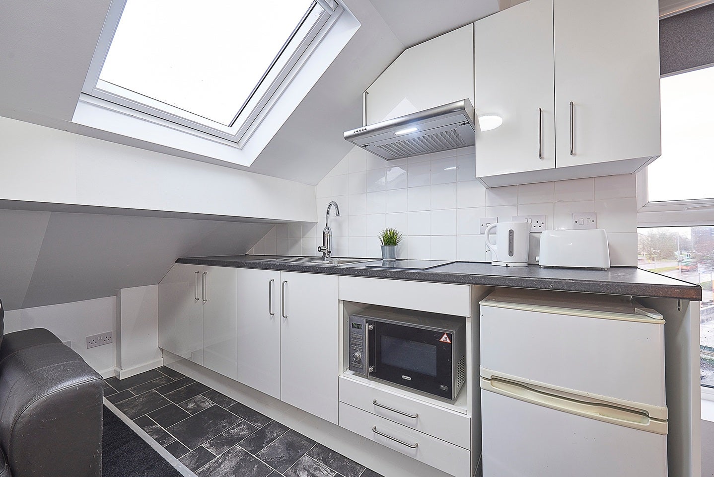 Room Gilda Brook Road in Salford