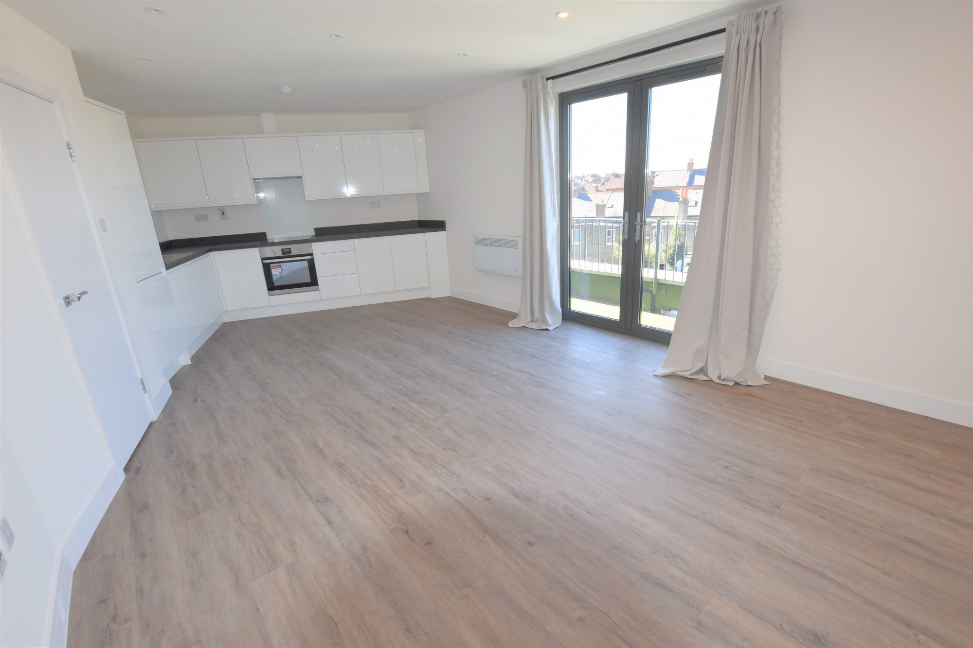 Flat Mitcham Road in Greater London