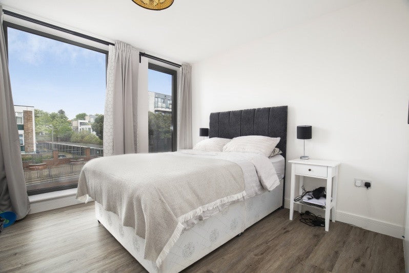 Flat Mitcham Road in Greater London