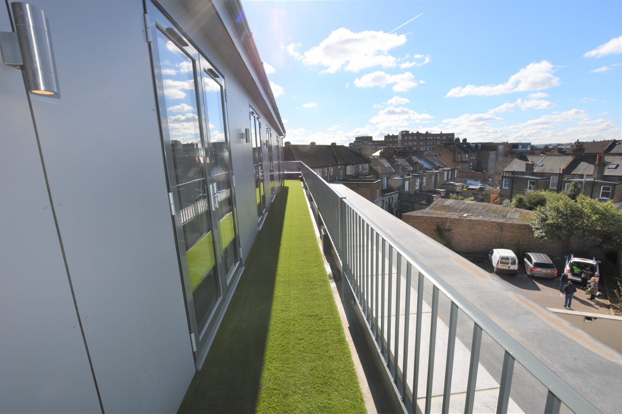 Flat Mitcham Road in Greater London