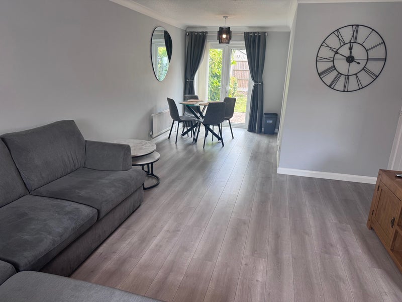 Room Huckley Way in Bristol