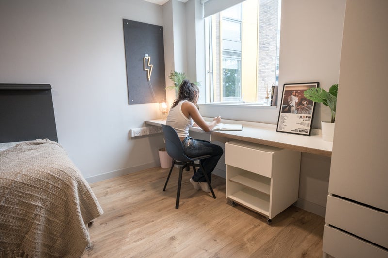 Flat Glossop Road in Cardiff