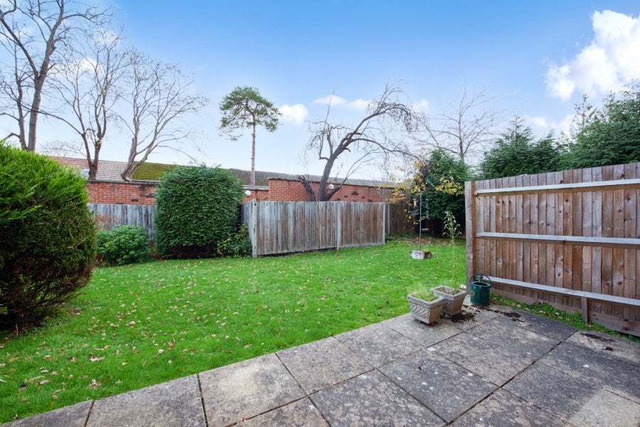 Flat Park Road in Surrey Heath