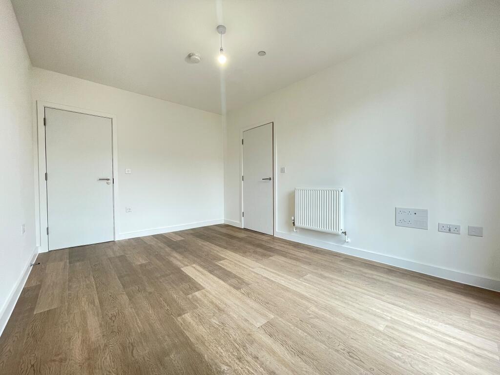 Flat Albert Road in Greater London