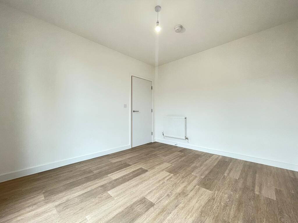 Flat Albert Road in Greater London