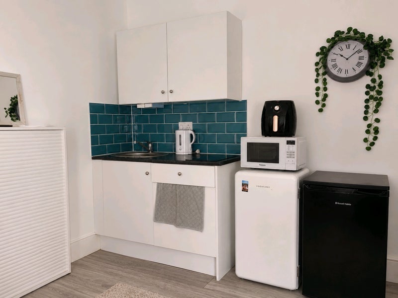 Room Lansdowne Road in Greater London