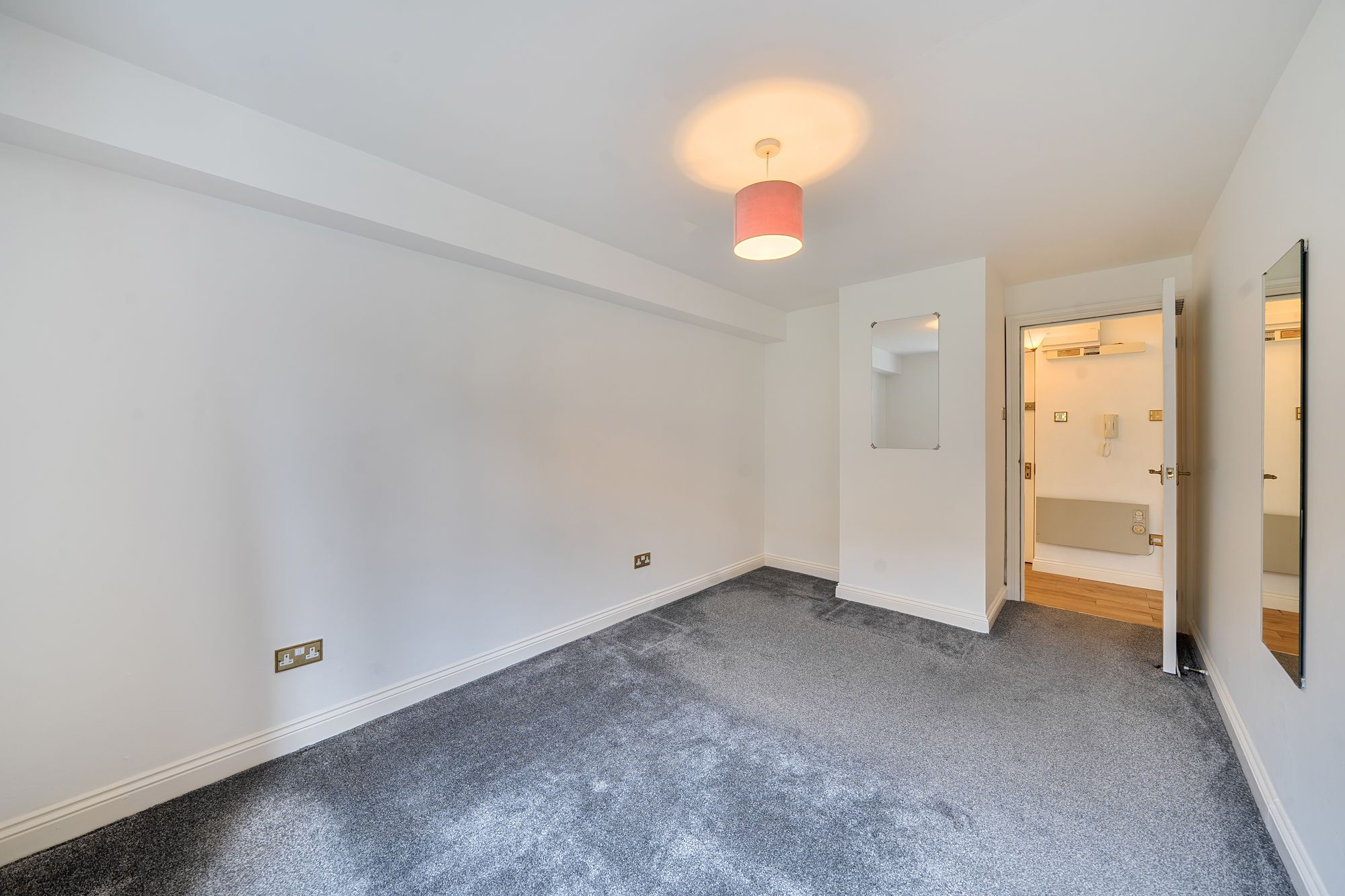 Flat Oswin Street in Greater London