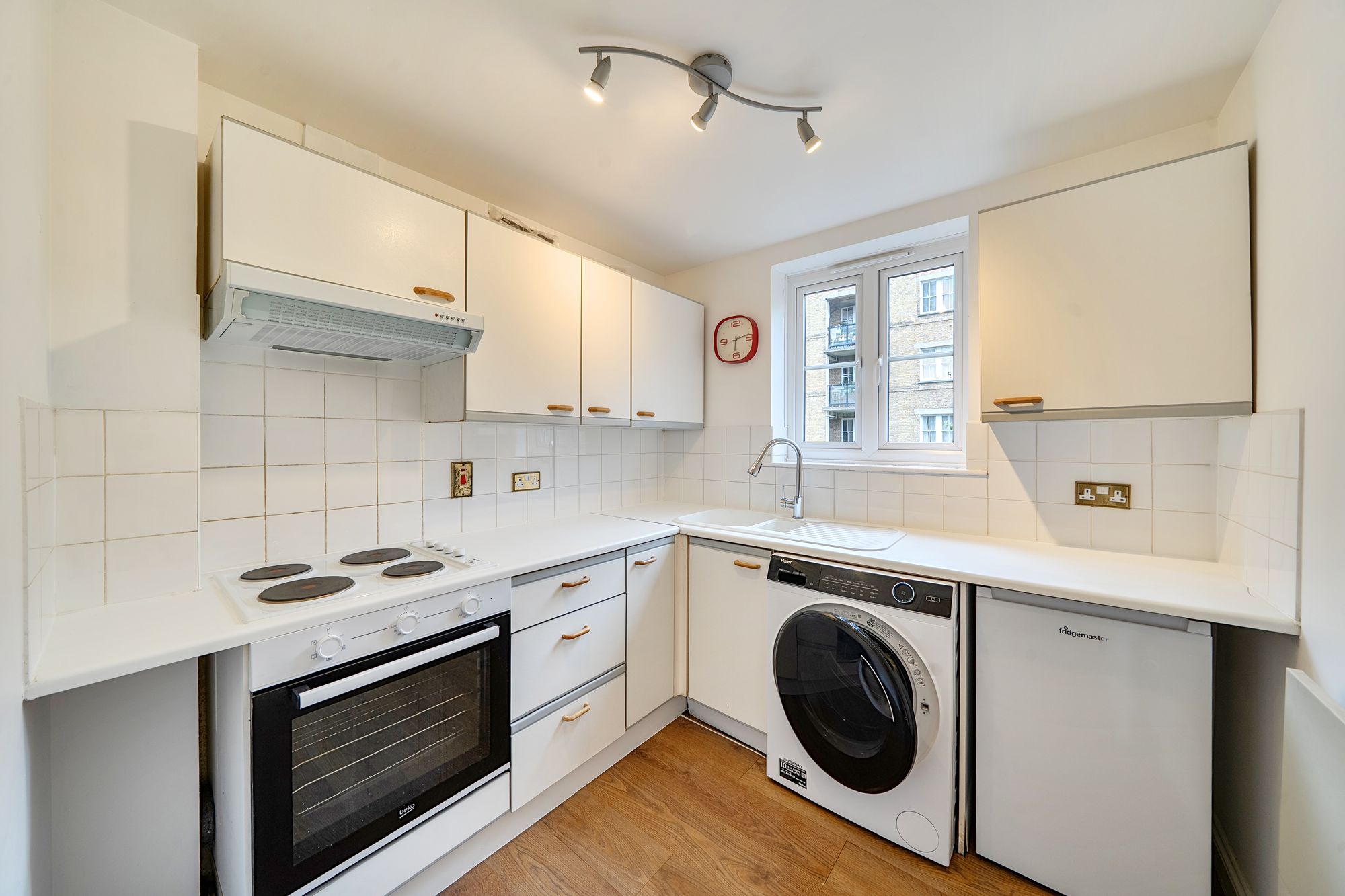 Flat Oswin Street in Greater London
