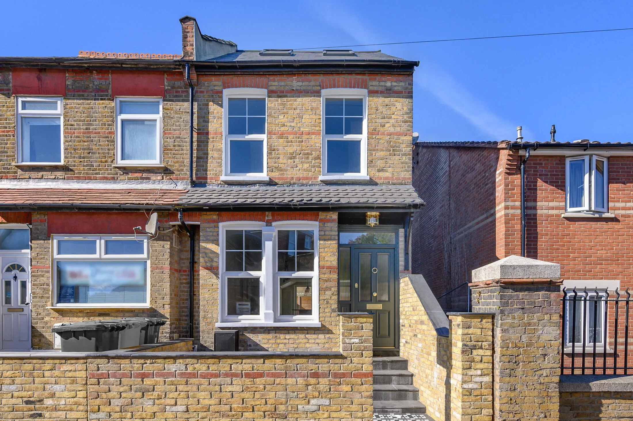 House Brunswick Crescent in Greater London