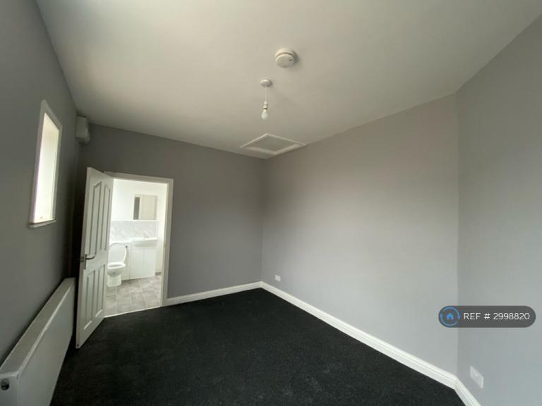 Flat Argyle Square in Sunderland