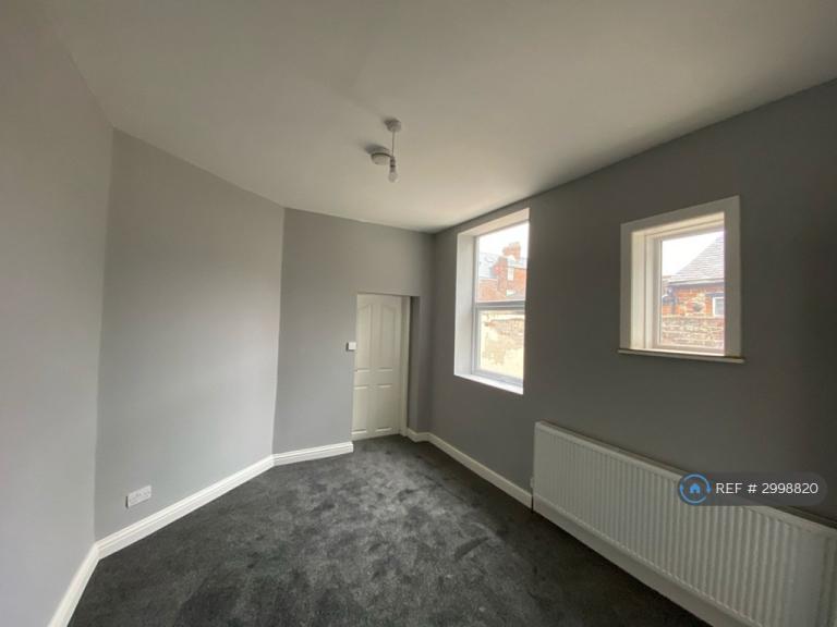 Flat Argyle Square in Sunderland