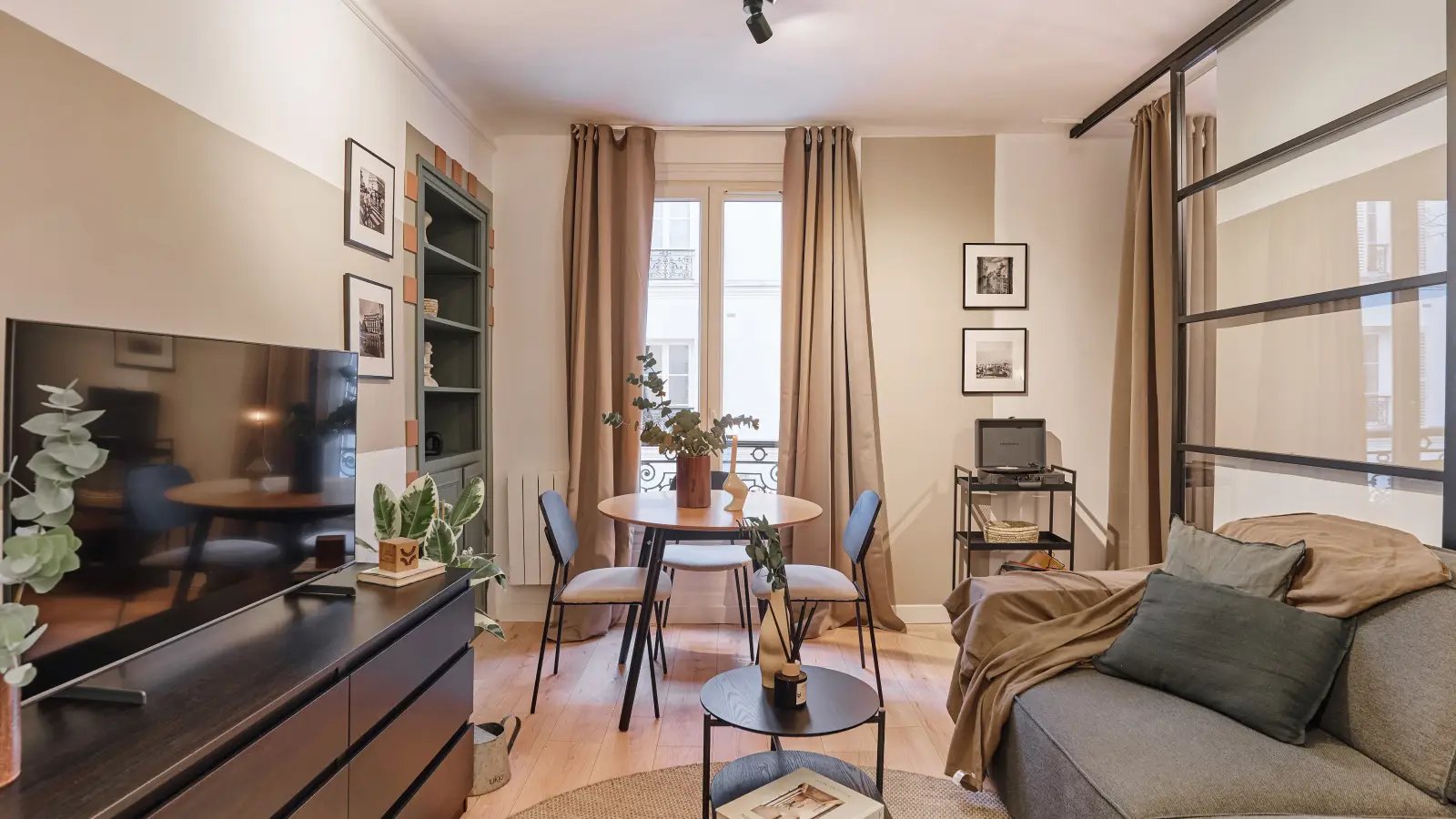 Flat Rue de l'Arc de Triomphe in Paris