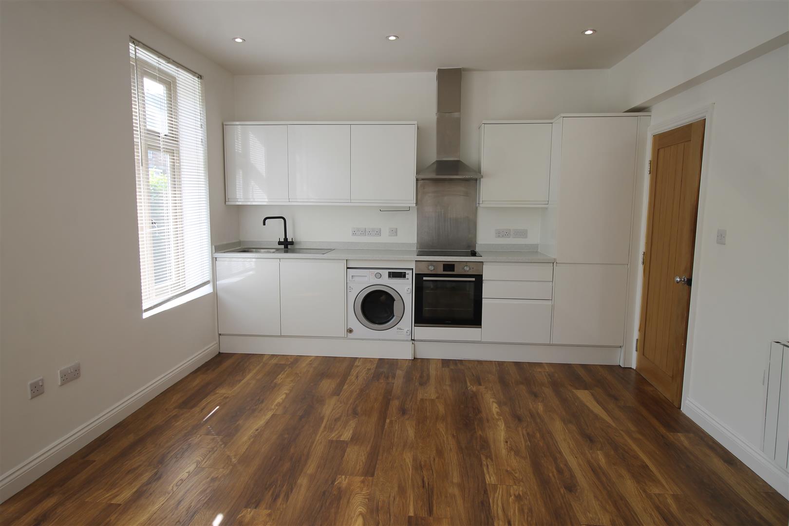 Flat Gordon Road in High Wycombe